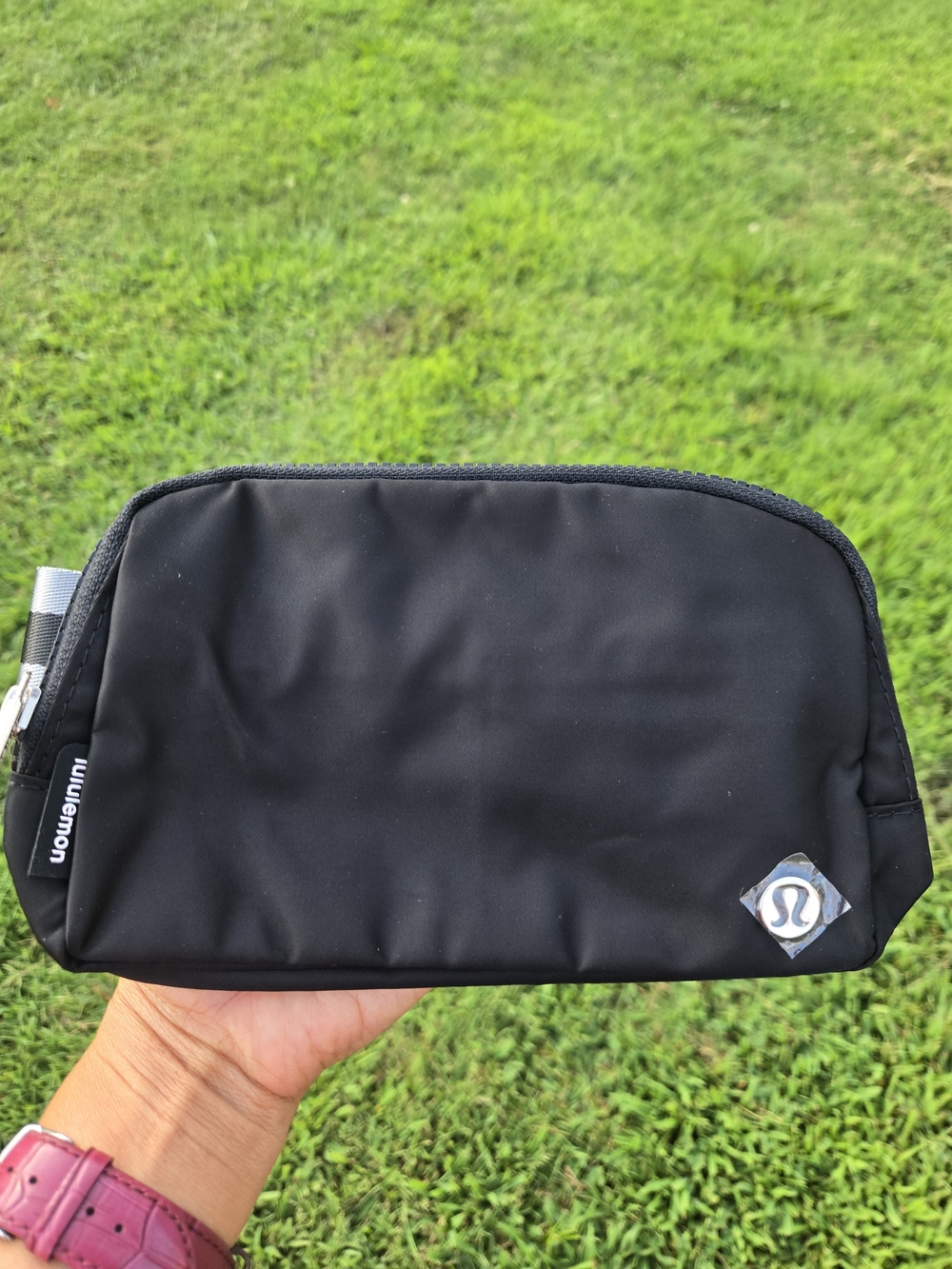 lululemon athletica Everywhere Belt Bag 1L Black - Picture 5 of 6